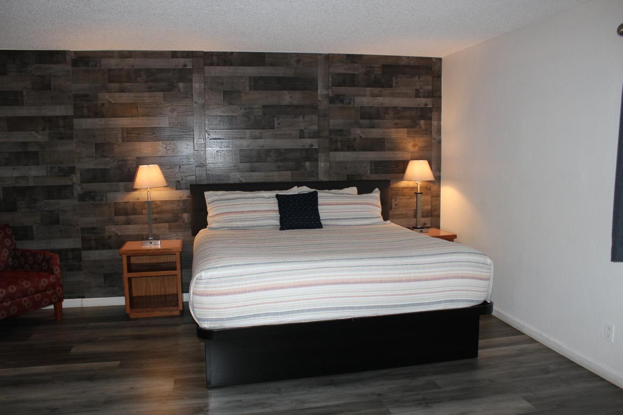 Cedarwood Of Motel