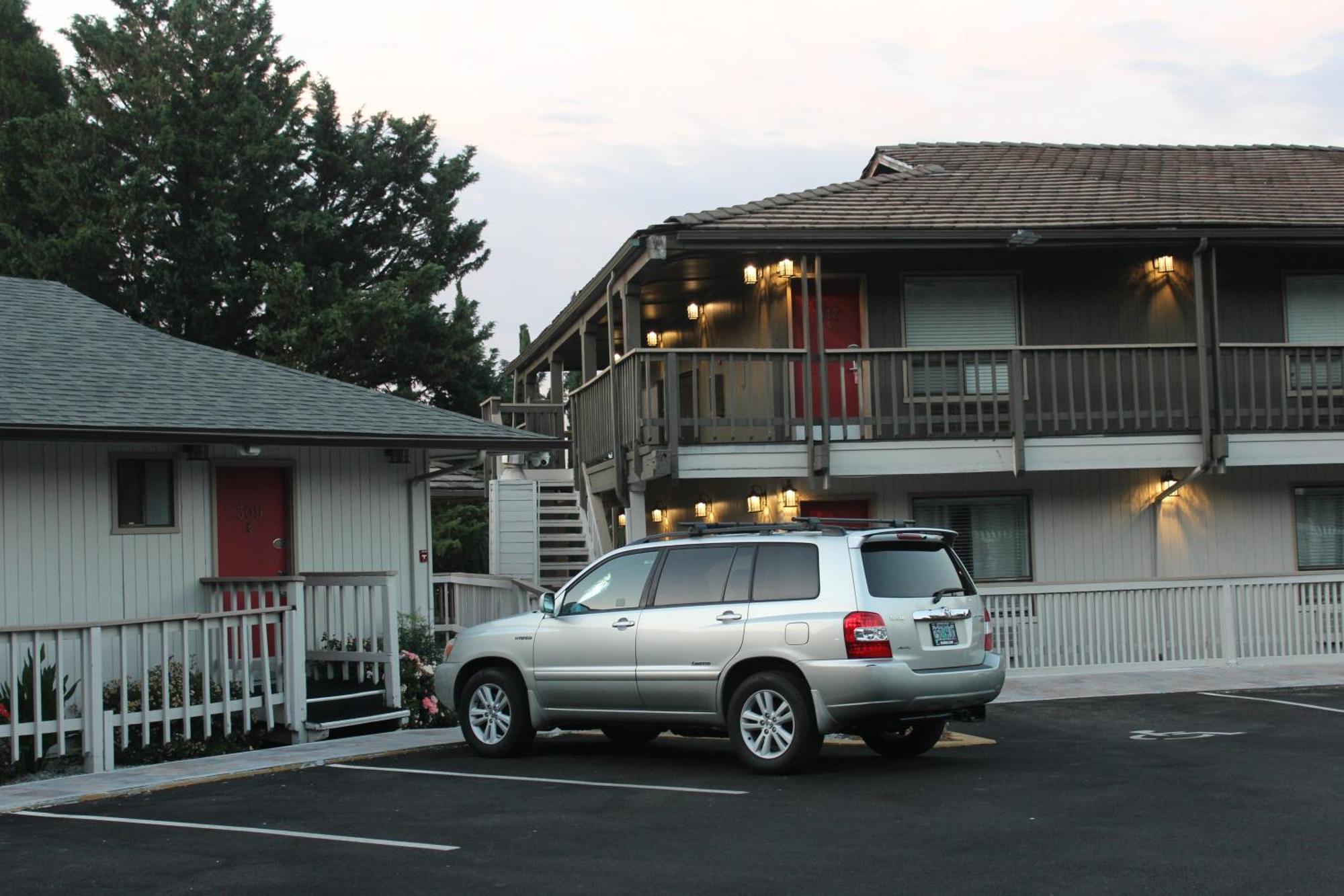Motel Cedarwood Of Ashland