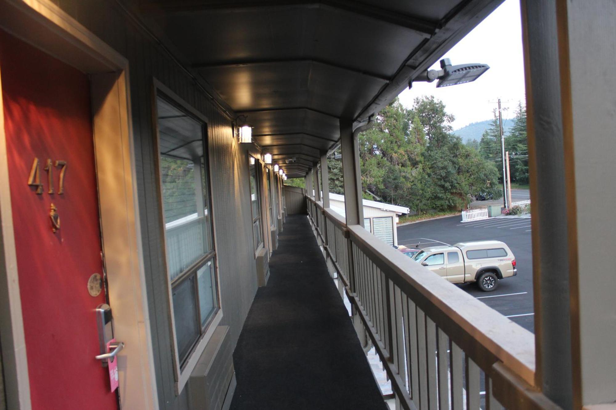 Motel Cedarwood Of