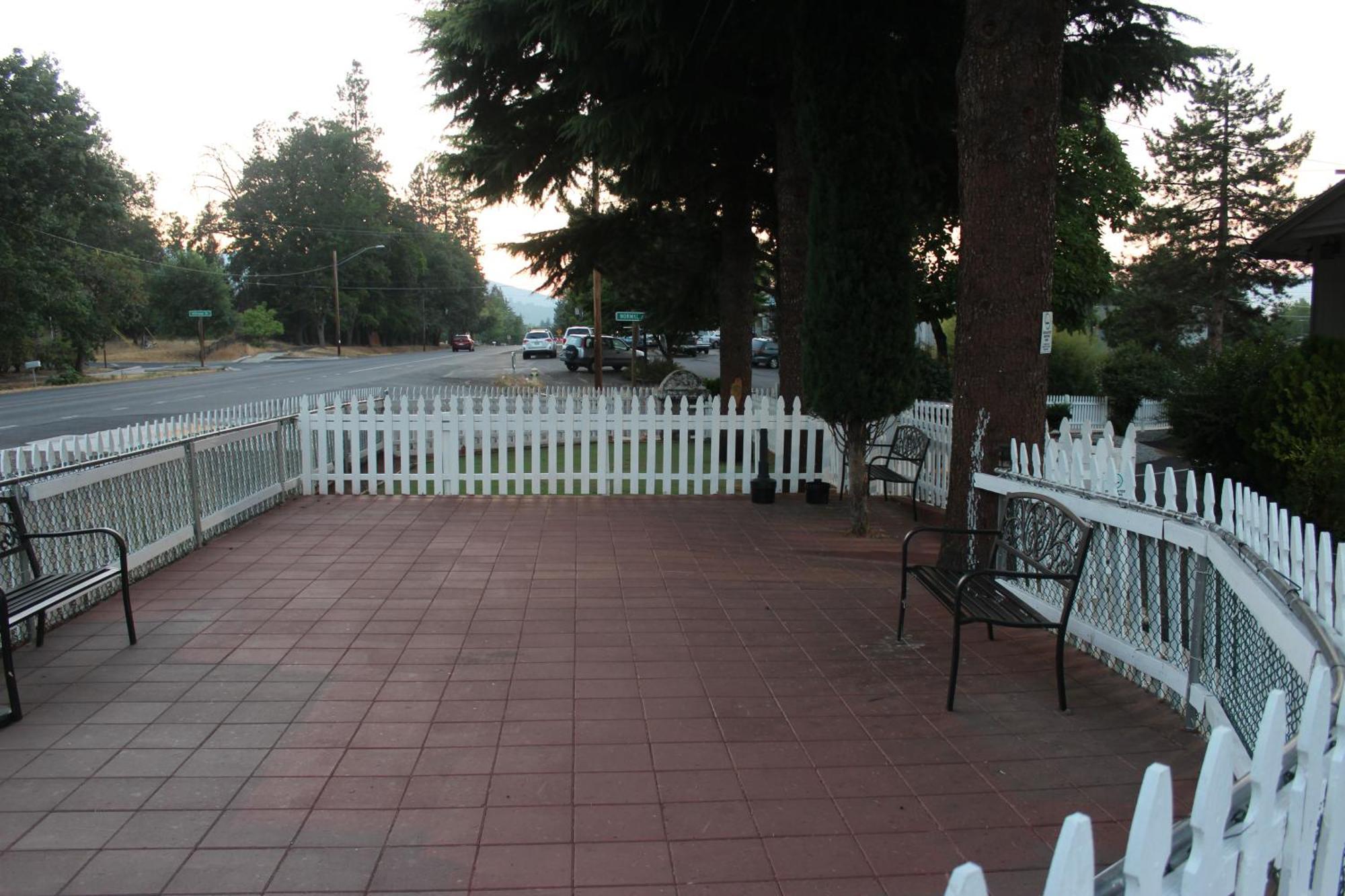 Motel Cedarwood Of 2*