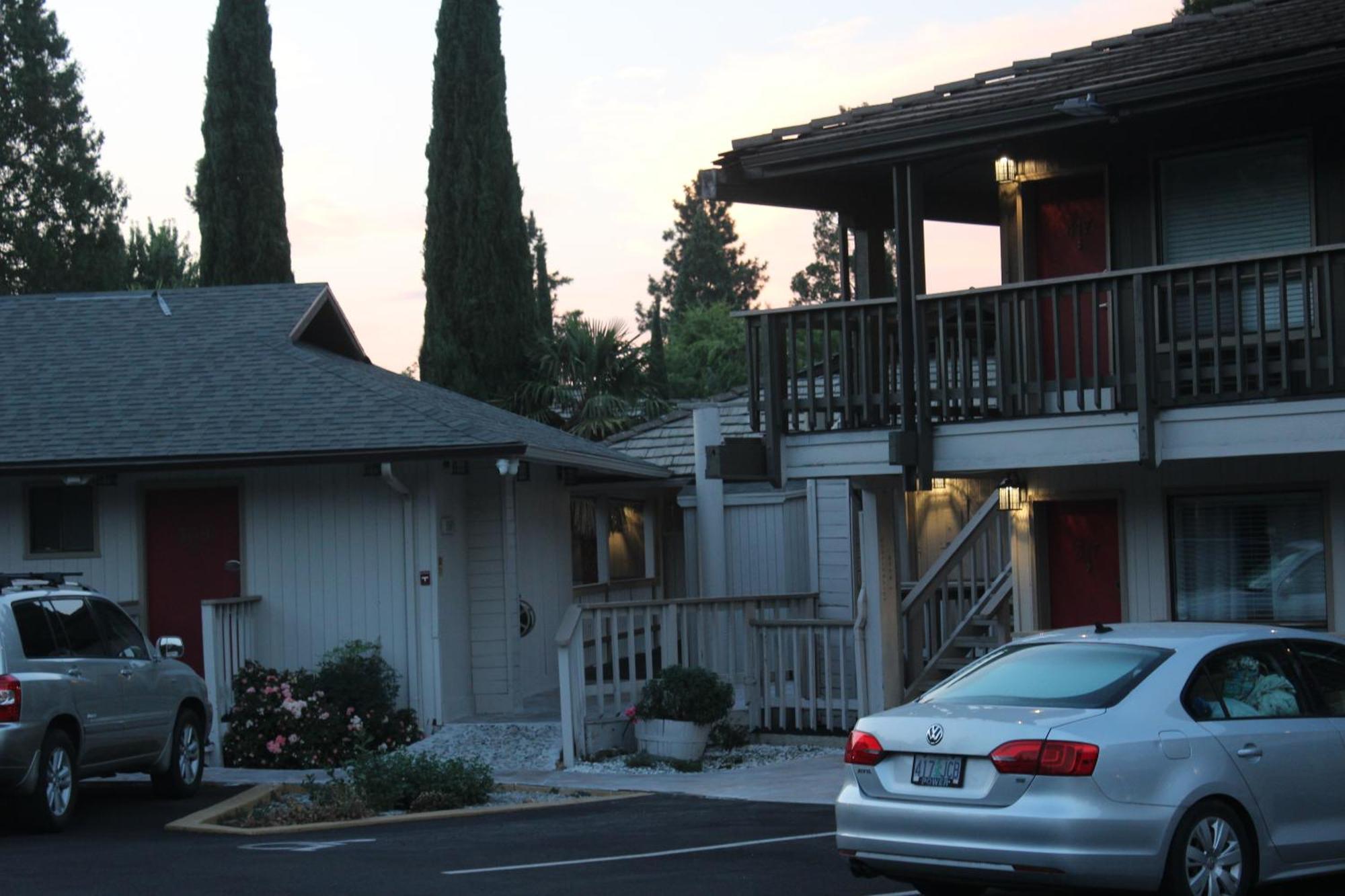 Cedarwood Of Motel 2*